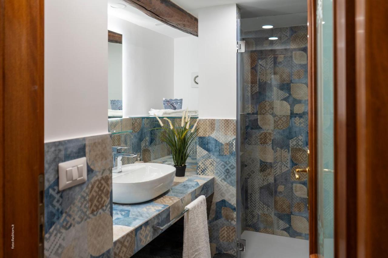 Two Rooms Chiaia 37 Neapel Exterior foto