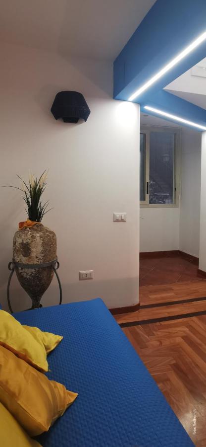 Two Rooms Chiaia 37 Neapel Exterior foto